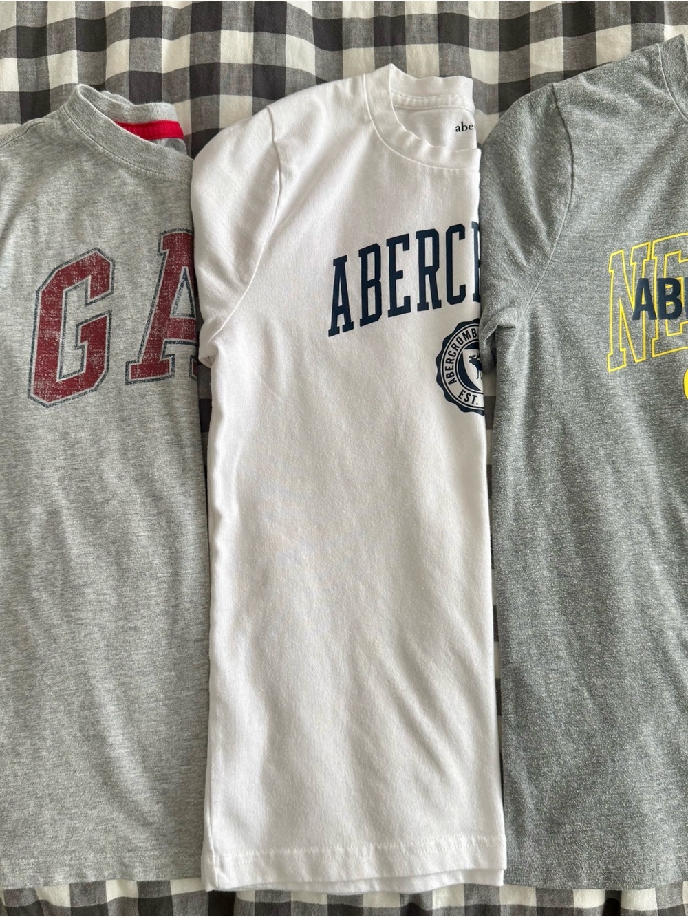 Abercrombie & Fitch & GAP Tees with chest Logos - pack of 3 - Kids